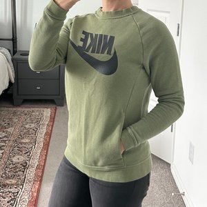 Nike Women's Sweatshirt with Pockets
